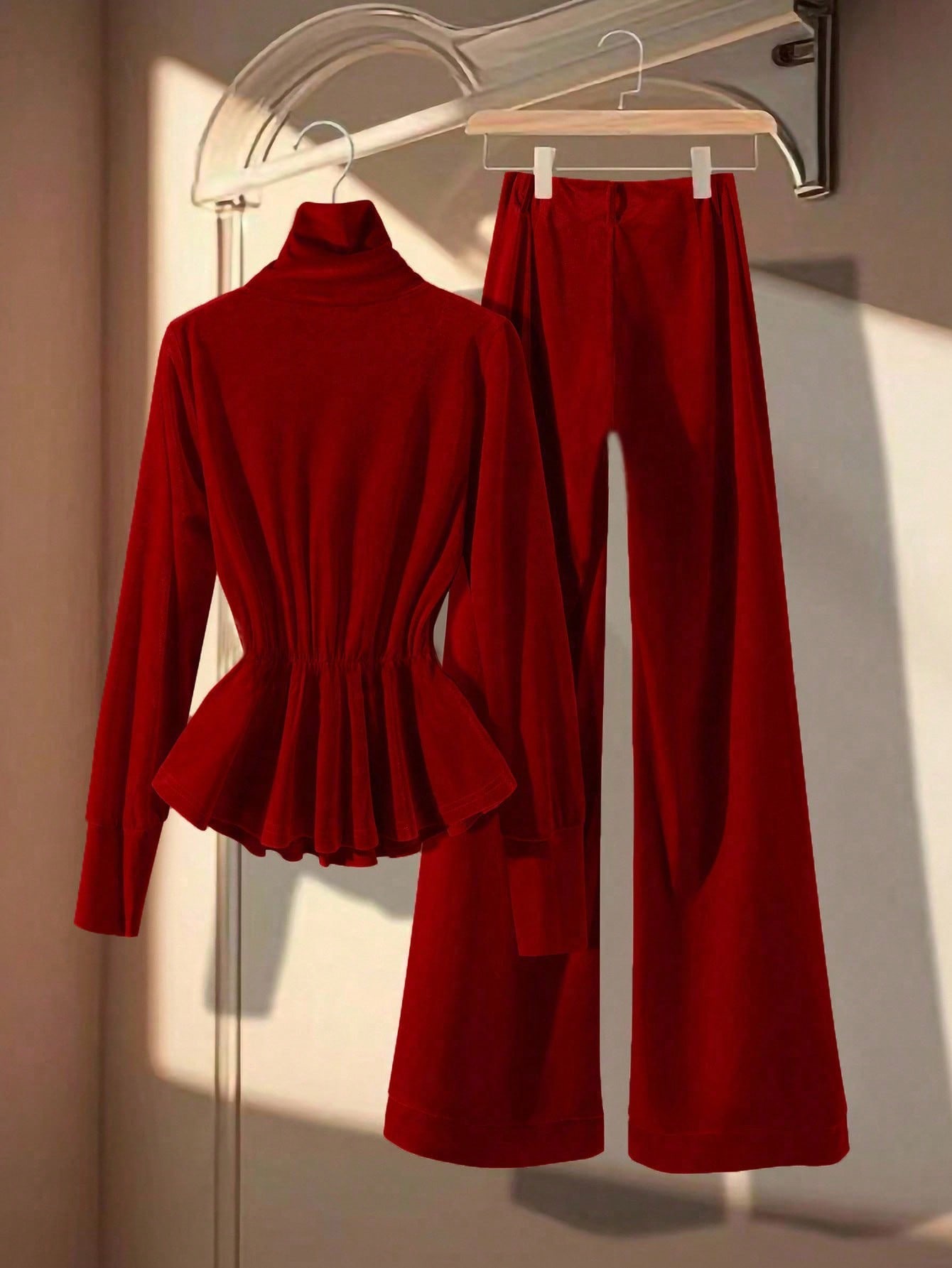 Women's Velvet High Neck Peplu – Wine & Beer Emporium Bewertung und Preis